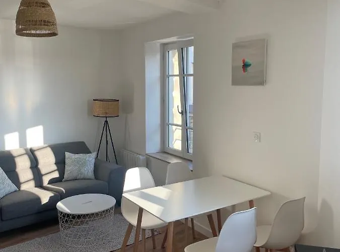 Lamballe Plein Centre, Superbe Appartement 1Er Etage