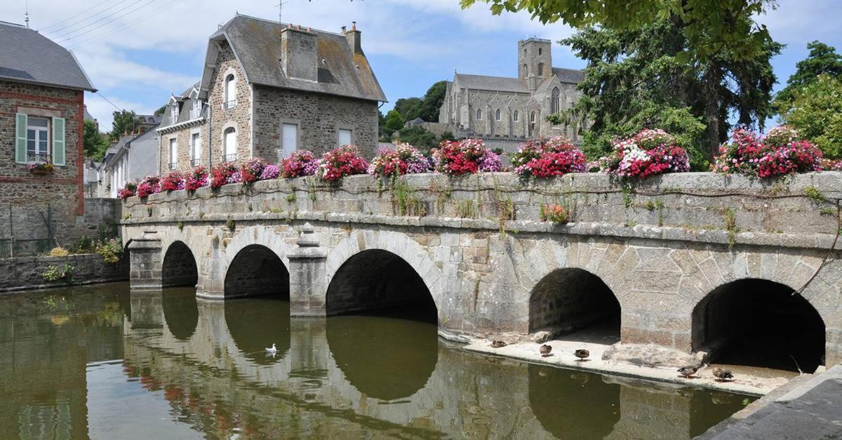 Plein Centre, Superbe 1er Etage Apartment Lamballe