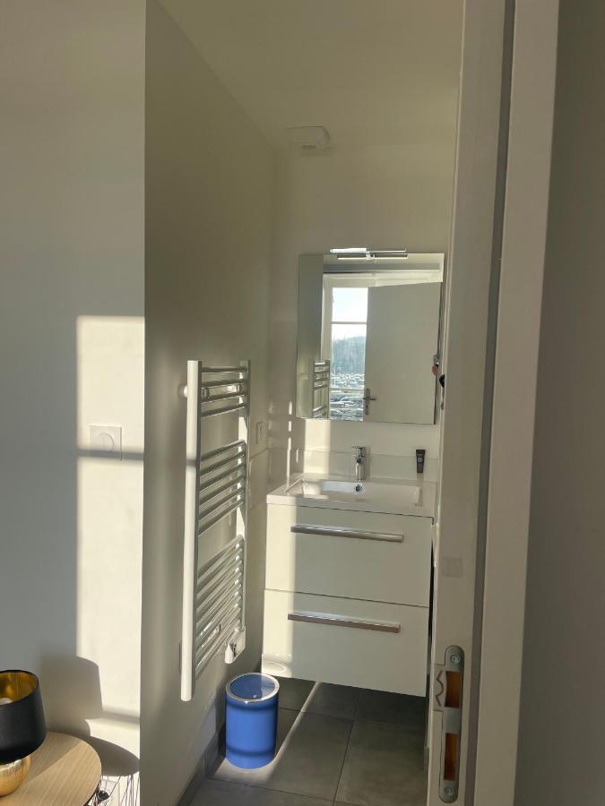 Plein Centre, Superbe 1er Etage Apartment *